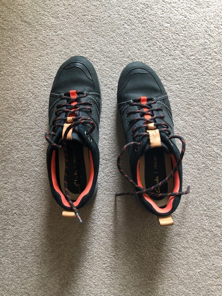 clarks walking trainers